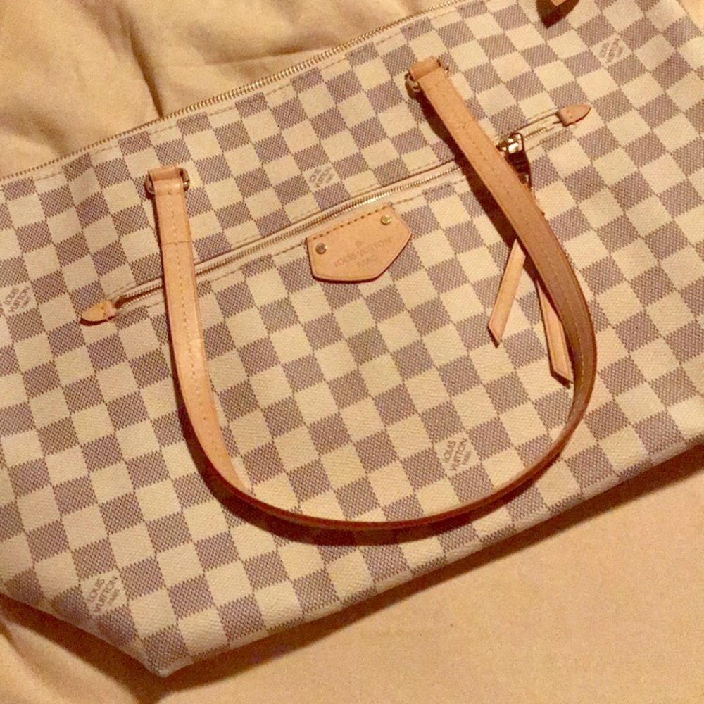 Louis Vuitton Iena MM